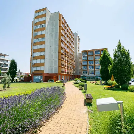 Апартаменты Golden Gate By Interhome